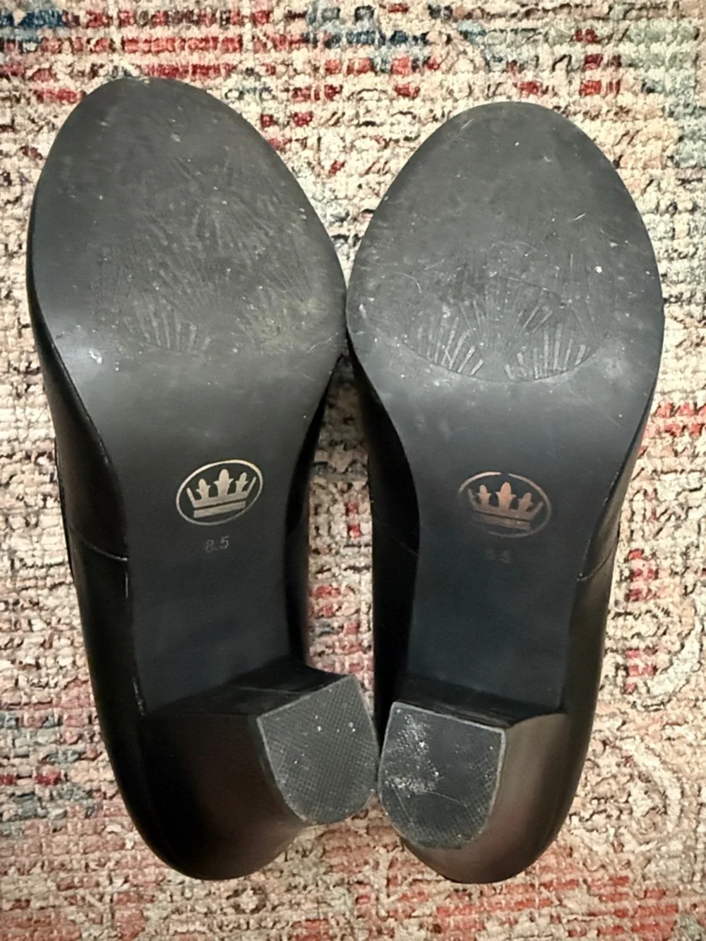 Women's Black Leather Pointed Toe Pumps - Picture 4 of 4